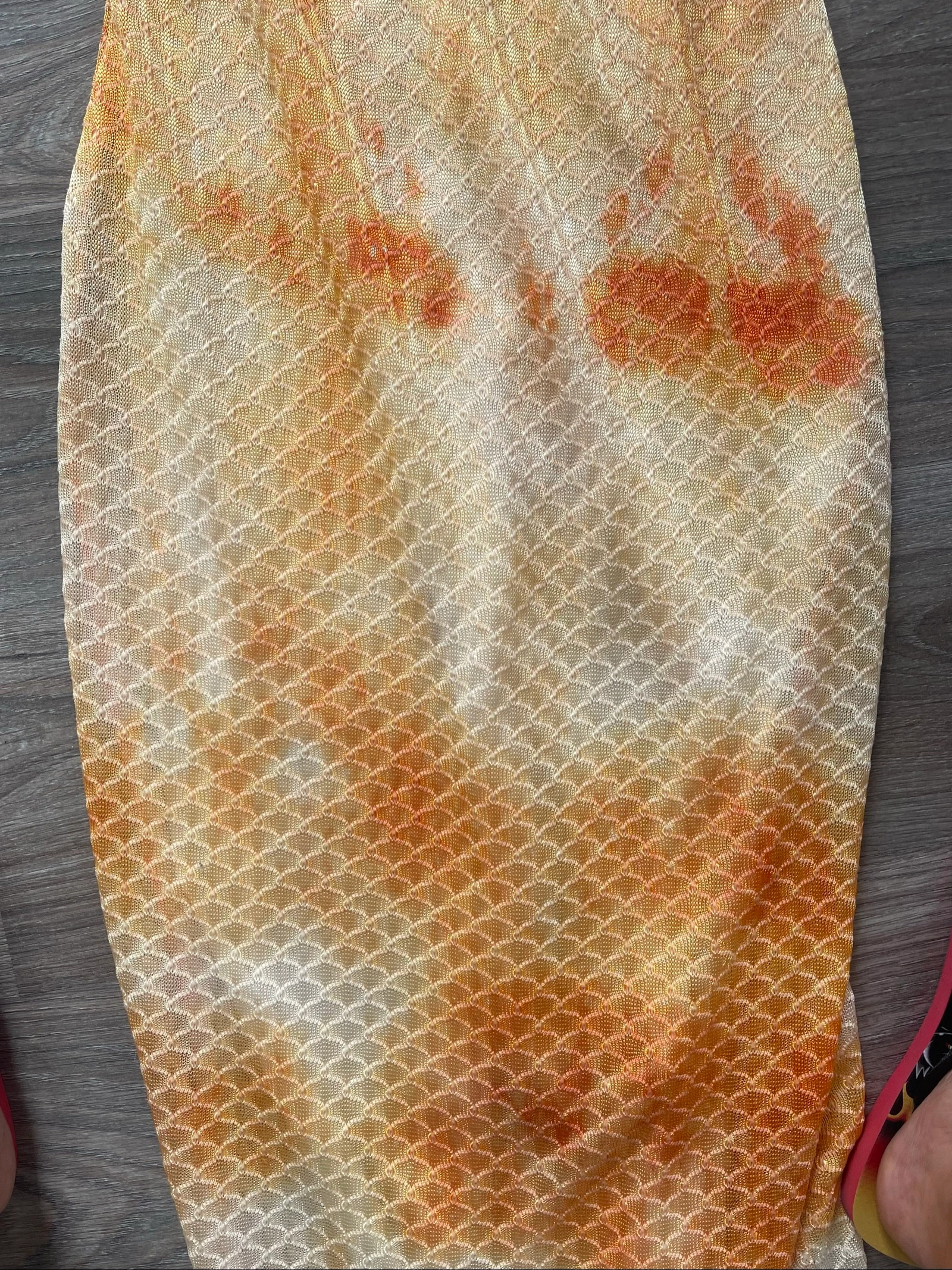 Vestido entubado efecto escamas – photo 7